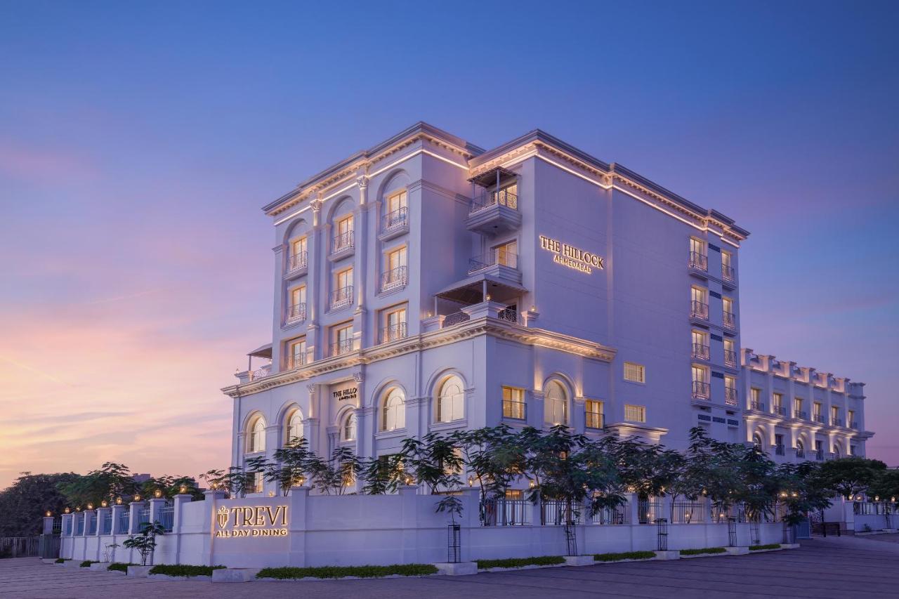 Hotel Hillock 아흐메다바드 외부 사진