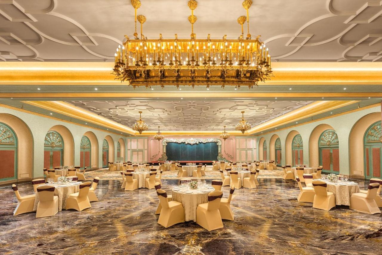 Hotel Hillock 아흐메다바드 외부 사진