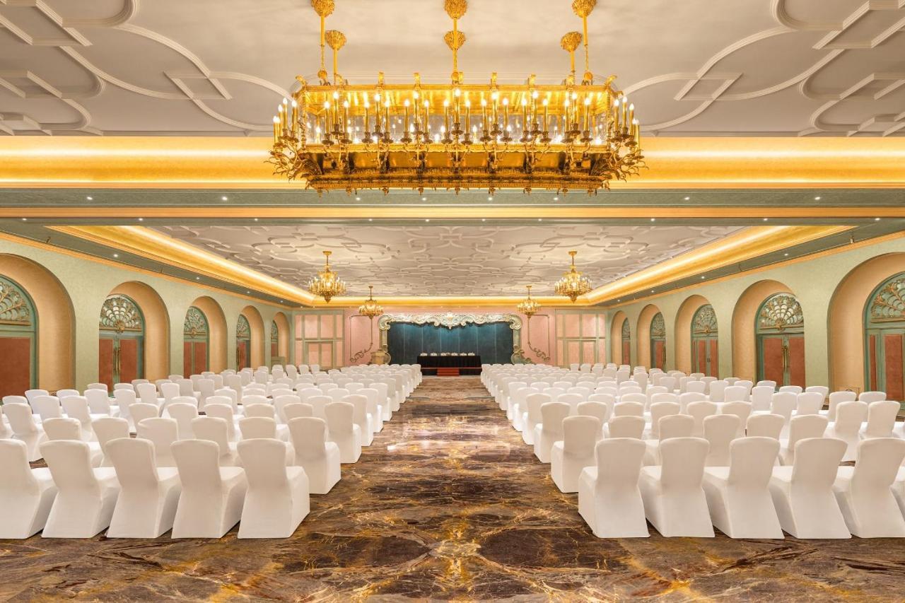 Hotel Hillock 아흐메다바드 외부 사진