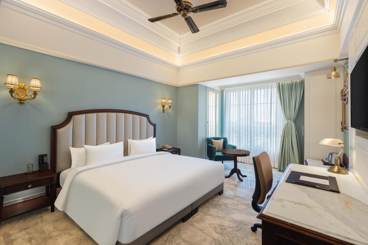 Hotel Hillock 아흐메다바드 외부 사진