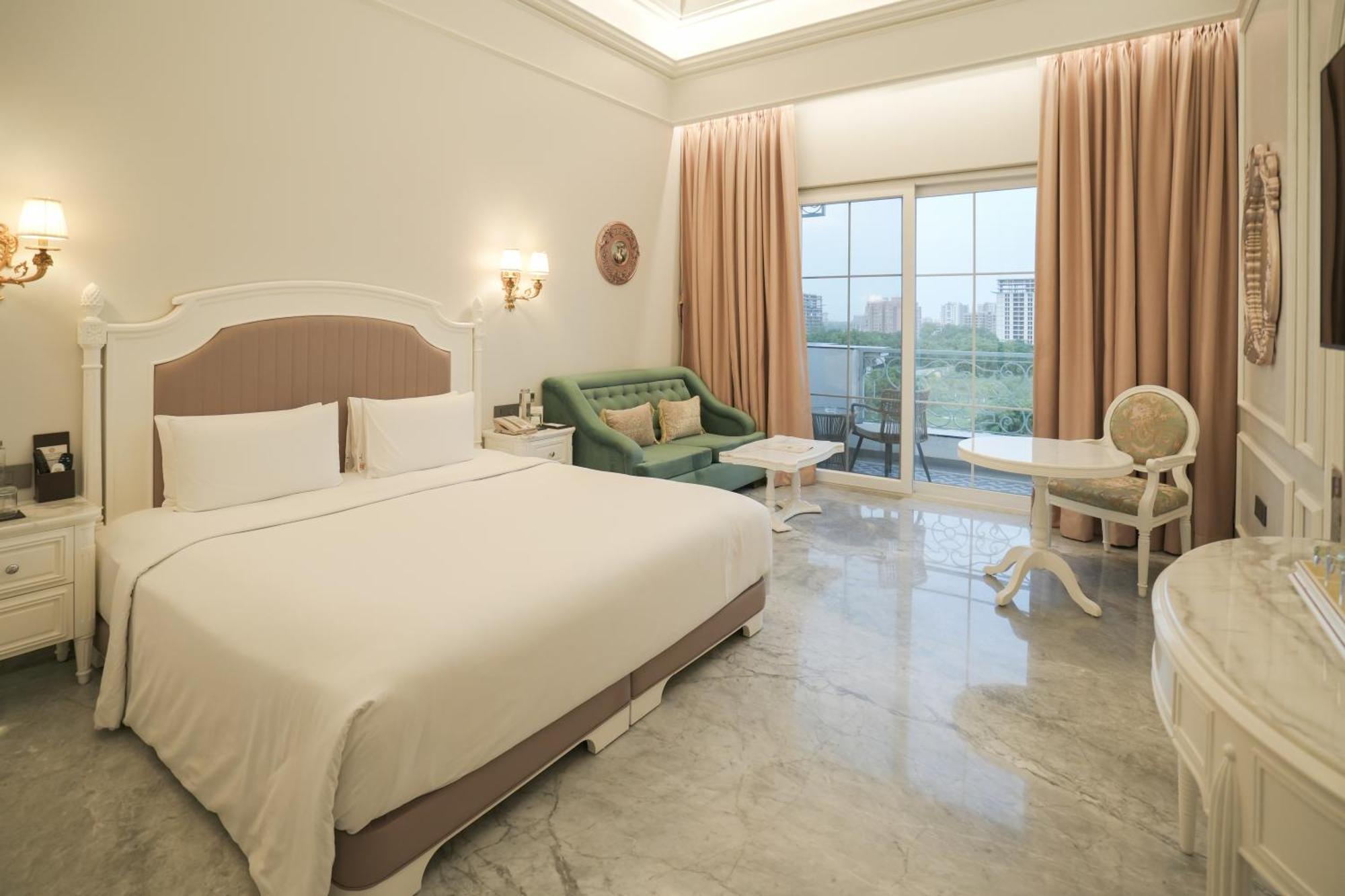 Hotel Hillock 아흐메다바드 외부 사진